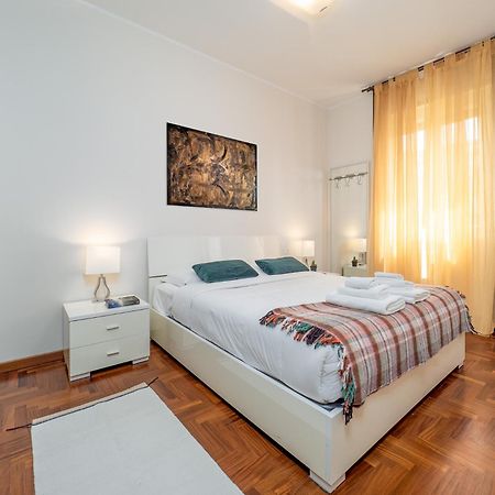Stylish Flat With Balcony - 15 Min To Duomo Lejlighed Milano Eksteriør billede