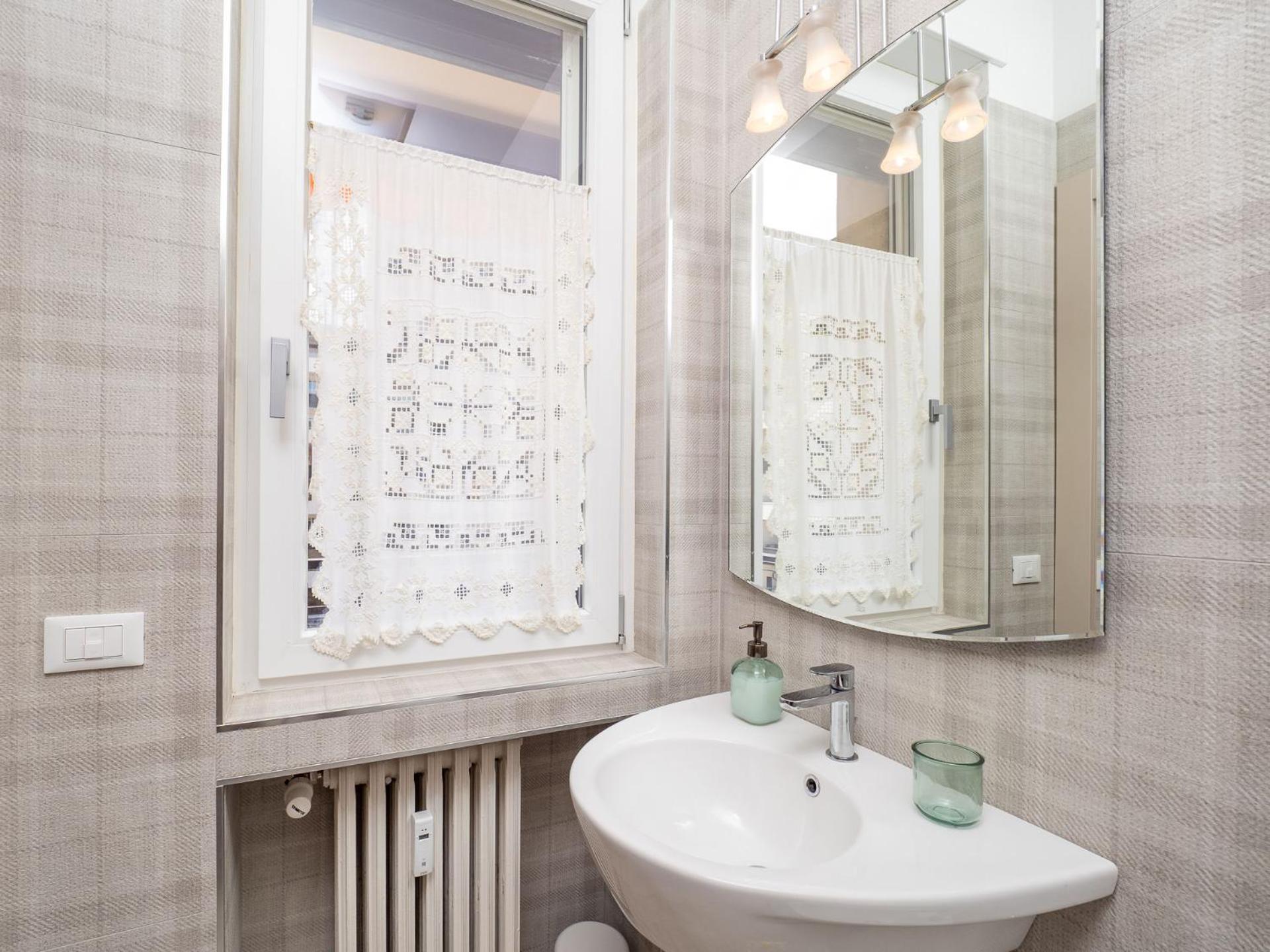 Stylish Flat With Balcony - 15 Min To Duomo Lejlighed Milano Eksteriør billede